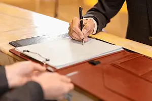 为什么法律中有拉丁语